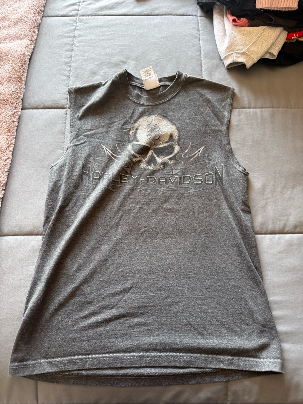 Harley‑Davidson Gray Sleeveless Muscle Tee with Skull Graphic